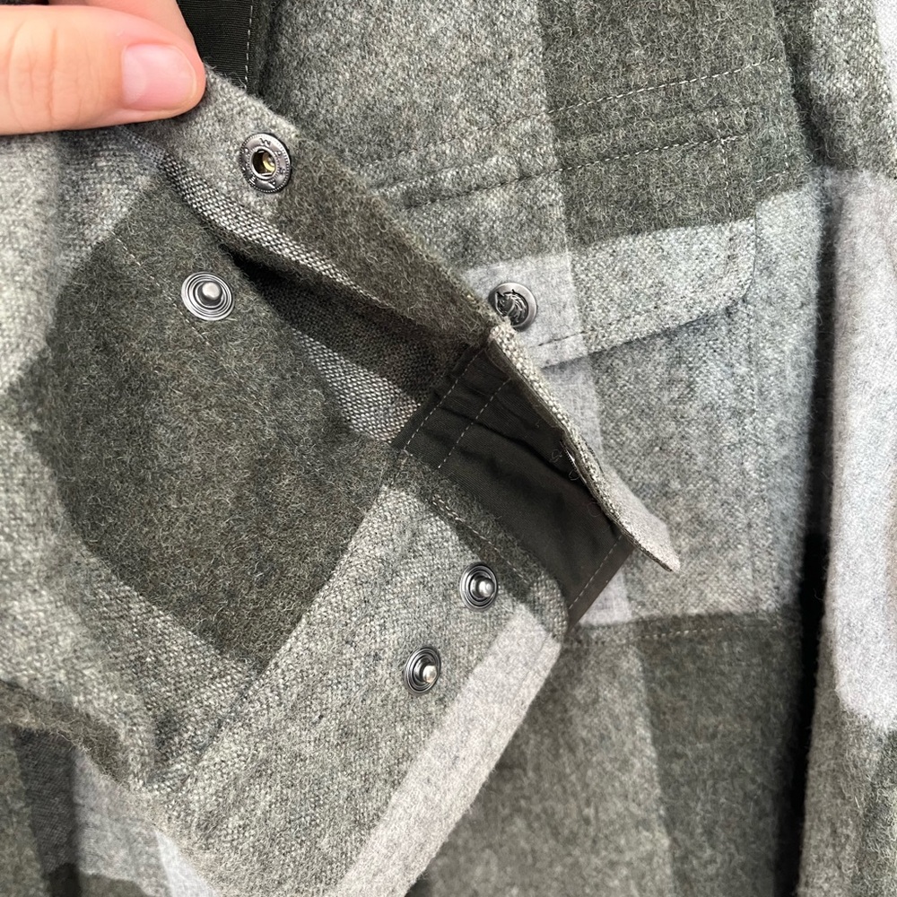 Fjallraven Green and Gray Plaid Canada Shirt Jacket Women’s XL Comfort Fit - Picture 8 of 8